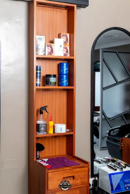 Grooming products and tools at GEE M'S Barbershop, Nairobi, photo 8